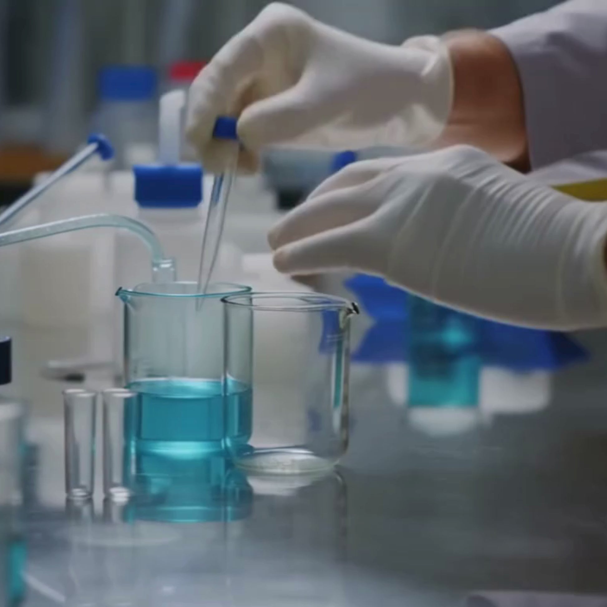 Guante de Nitrilo Blanco sin Polvo TAC 100 Piezas-6